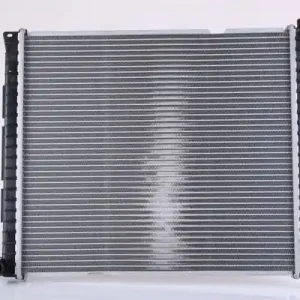 Chłodnica, układ chłodzenia silnika NISSENS 64300A Nowy